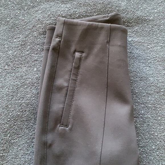 Here to There Hi-Rise Lululemon Crop - Picture 3 of 9